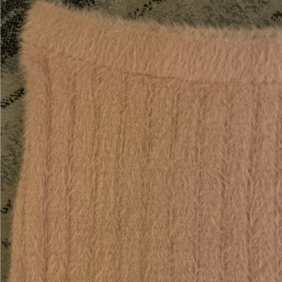 Double Zero Boutique light pink fuzzy pencil style skirt - Picture 3 of 4